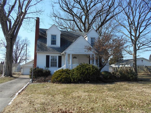 1712 Venice Avenue Granite City, IL House Sold - Photo 1 of 19. Opens carousel modal