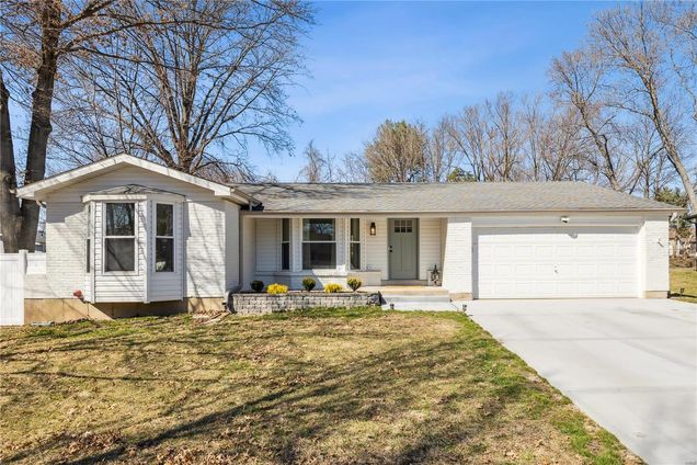 707 Rockridge Drive Manchester, MO House Sold - Photo 1 of 22. Opens carousel modal