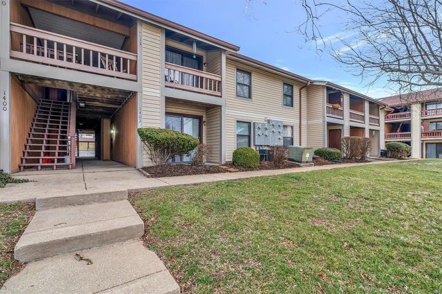 1402 Summergate Parkway Unit C St Charles, MO Condo Sold - Photo 1 of 23. Opens carousel modal