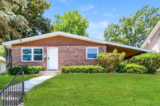709 N Taylor Avenue Crystal City, MO House Active - Photo 1 of 16. Opens carousel modal