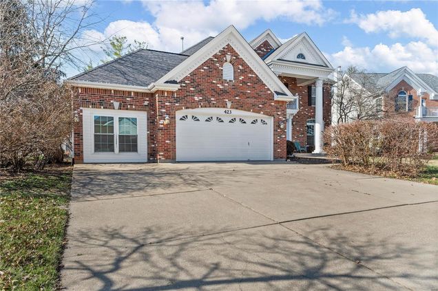 423 Castle Pines Ct Ballwin, MO House Sold - Photo 1 of 38. Opens carousel modal