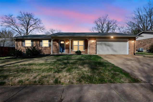 1735 Heffington Drive Chesterfield, MO House Sold - Photo 1 of 33. Opens carousel modal