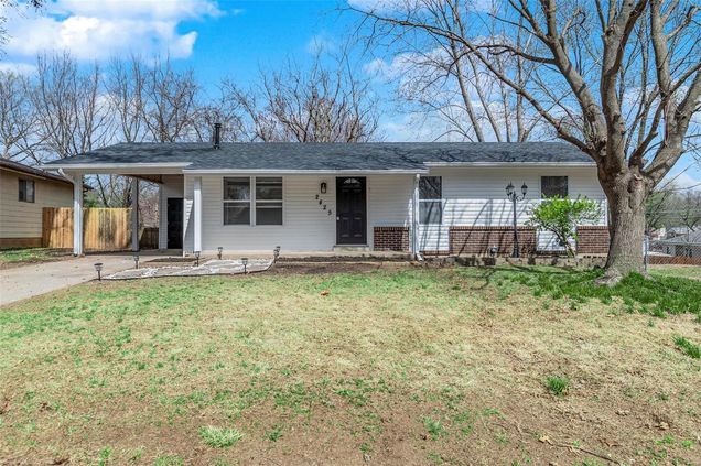 2425 Lindsay Lane Florissant, MO House Sold - Photo 1 of 26. Opens carousel modal