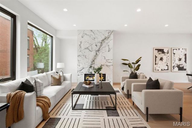 215 N Sarah Street Unit 12