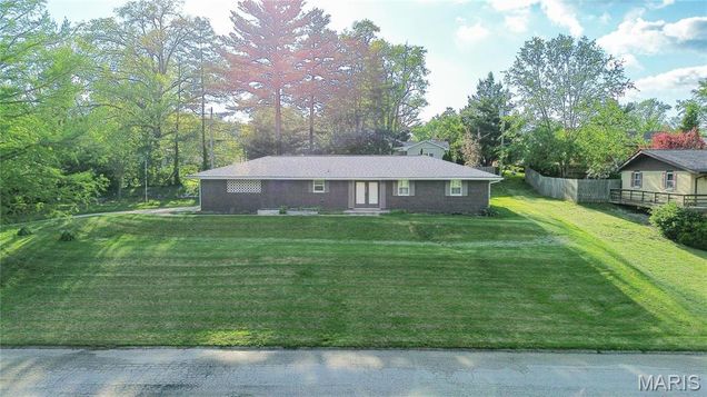 4900 Eiffel Drive Godfrey, IL House Sold - Photo 1 of 52. Opens carousel modal