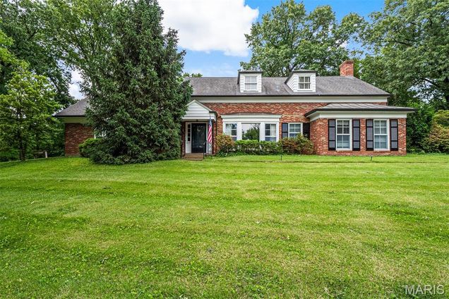 7 Robin Hill Lane