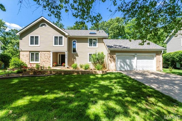 2019 Meadowbrook Way Drive Chesterfield, MO House Sold - Photo 1 of 58. Opens carousel modal