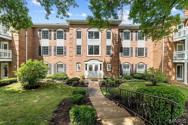 964 Claytonbrook Drive Unit 1C Ballwin, MO Condo Active - Photo 1 of 49. Opens carousel modal