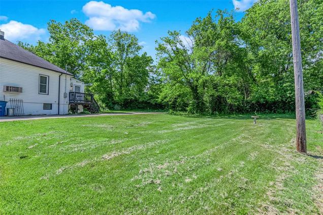 4229 Oakwood Avenue Pine Lawn, MO Land Active - Photo 1 of 4. Opens carousel modal