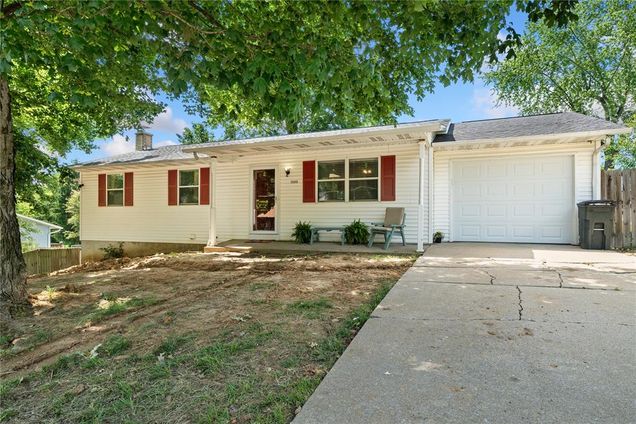 1505 Mulberry Street Jackson, MO House Sold - Photo 1 of 24. Opens carousel modal