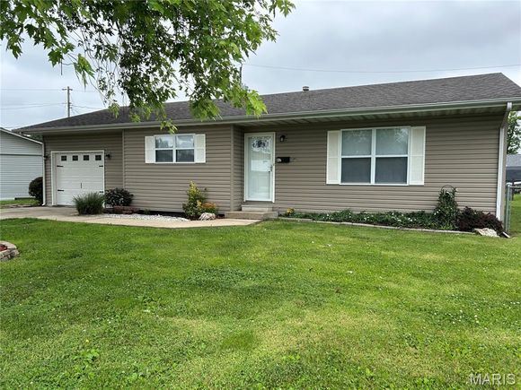 82 Briarview Lane Granite City, IL House Sold - Photo 1 of 17. Opens carousel modal