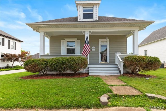 1103 Madison Street St Charles, MO House Active - Photo 1 of 22. Opens carousel modal