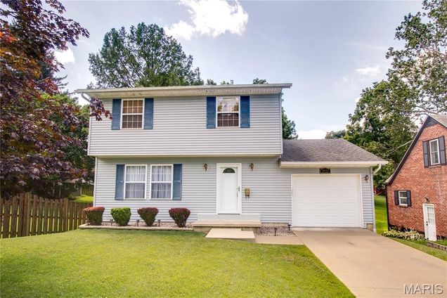 2933 Forest Drive