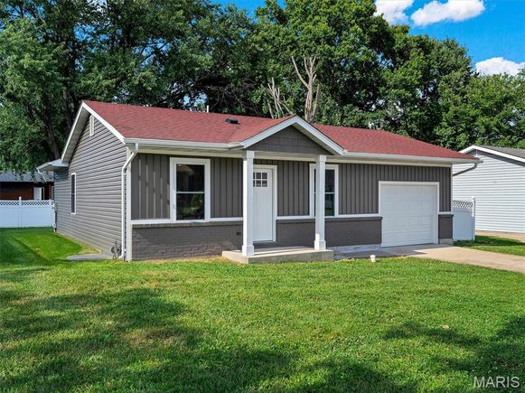 1505 Cypress Drive Pacific, MO House Active - Photo 1 of 29. Opens carousel modal