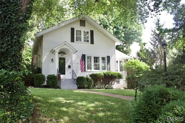 755 Catalpa Avenue St Louis, MO House Active - Photo 1 of 18. Opens carousel modal
