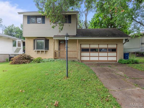 2216 Apple Bud Lane