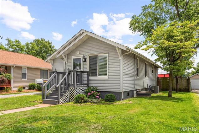 719 S Vine Street O'Fallon, IL House Active - Photo 1 of 37. Opens carousel modal