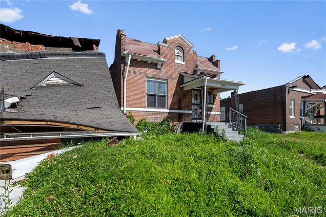 3209 N Taylor Avenue St Louis, MO Multifamily Active - Photo 1 of 3. Opens carousel modal