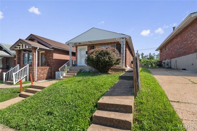 4477 Bessie Avenue St Louis, MO Multifamily Active - Photo 1 of 3. Opens carousel modal