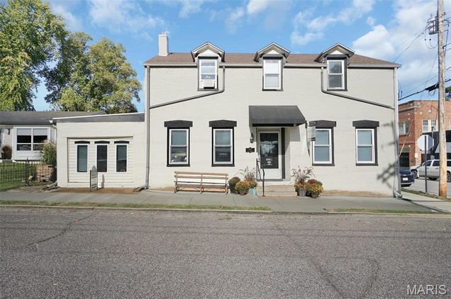 401 Elm St Washington, MO Multifamily Active - Photo 1 of 37. Opens carousel modal