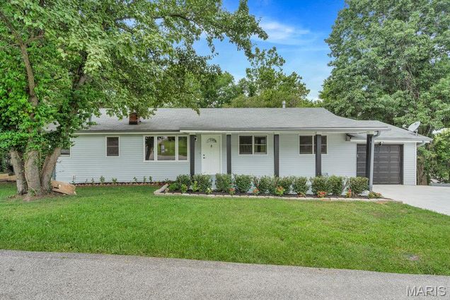 7 Glen Oaks Drive