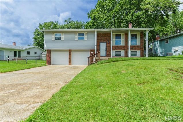 8 Wisteria Way