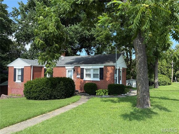 200 Tomlinson Street East Alton, IL House Active - Photo 1 of 24. Opens carousel modal
