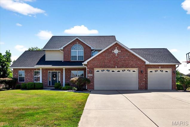 1618 Shadow Ridge Columbia, IL House Active - Photo 1 of 50. Opens carousel modal