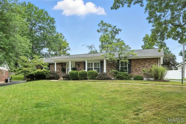 419 Trail Grove Court