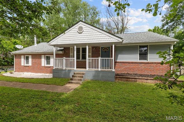 128 Edgeworth Avenue
