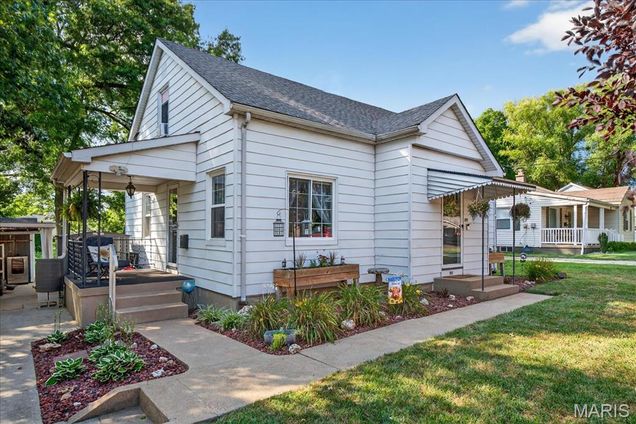 105 49th Street Belleville, IL House Active - Photo 1 of 45. Opens carousel modal