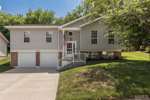 555 Vernal Hill Court Ballwin, MO House Active - Photo 1 of 29. Opens carousel modal