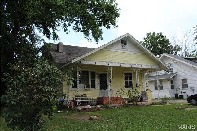 505 N 2nd Street Wellsville, MO House Active - Photo 1 of 14. Opens carousel modal