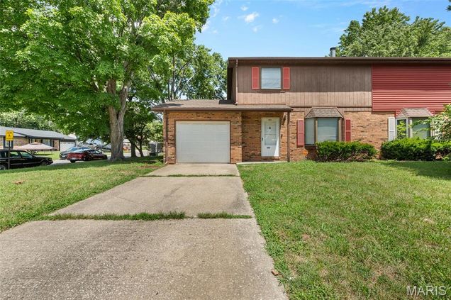 709 Fort Henry Road Belleville, IL Townhouse Active - Photo 1 of 21. Opens carousel modal