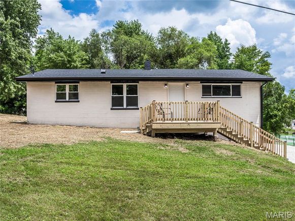 211 N Mulberry Street Collinsville, IL House Active - Photo 1 of 26. Opens carousel modal