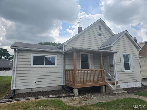 419 State Street Dupo, IL House Active - Photo 1 of 27. Opens carousel modal