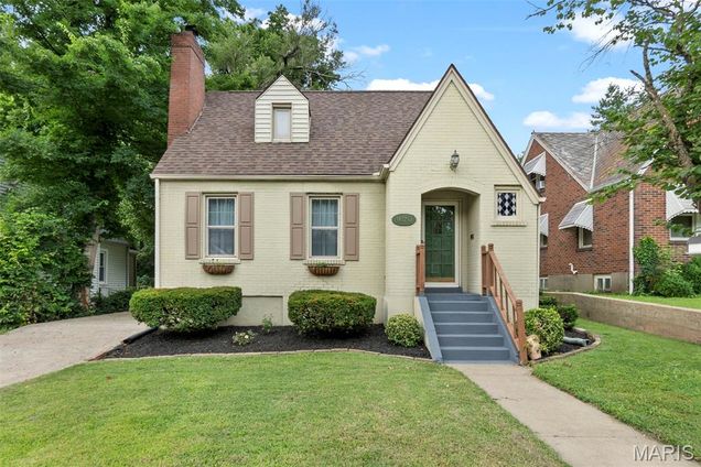 1620 Luce Street Cape Girardeau, MO House Active - Photo 1 of 27. Opens carousel modal