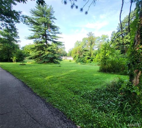 4 Hadley Court Edwardsville, IL Plot of land Active - Photo 1 of 2. Opens carousel modal