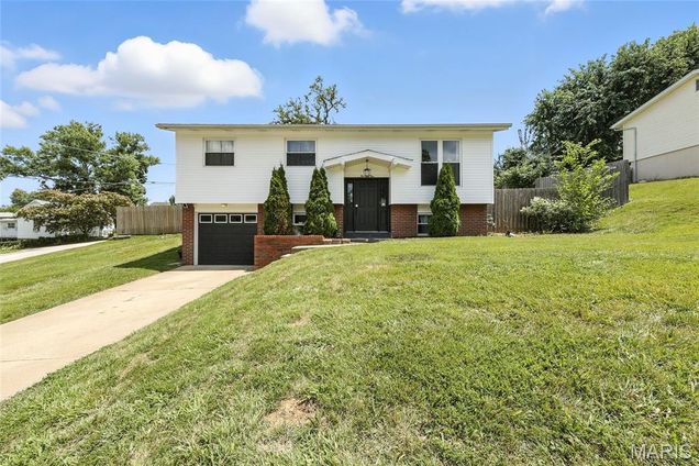 1053 Oak Trail Pevely, MO House Active - Photo 1 of 44. Opens carousel modal