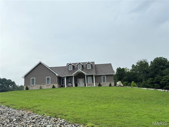 125 Twin Lakes