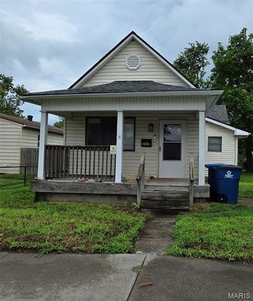 2442 Dewey Avenue