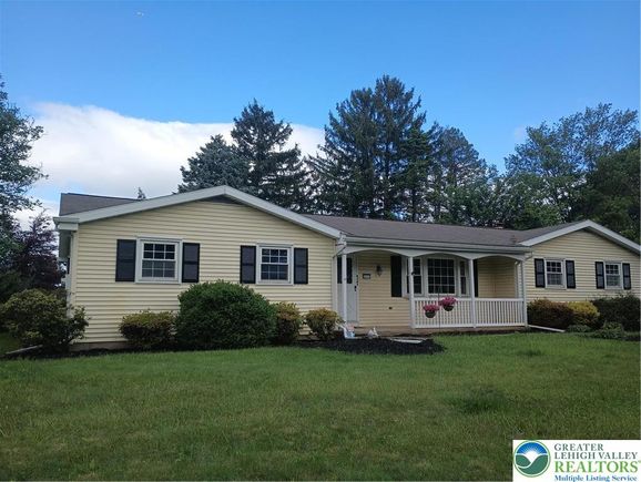 6059 Clubhouse Lane