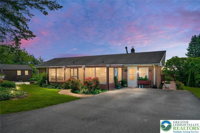 4116 Hillcrest
