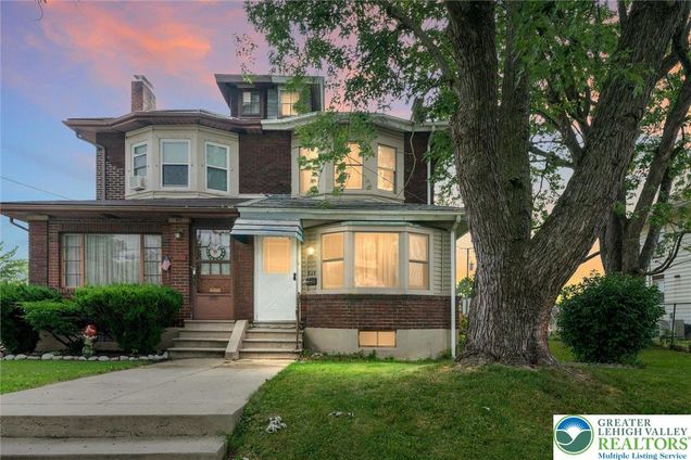 825 Plymouth Street