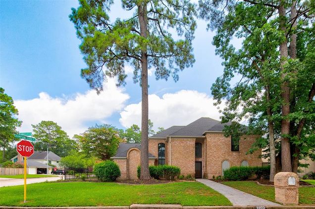 6803 Fawncliff Drive Houston, TX House Active - Photo 1 of 49. Opens carousel modal