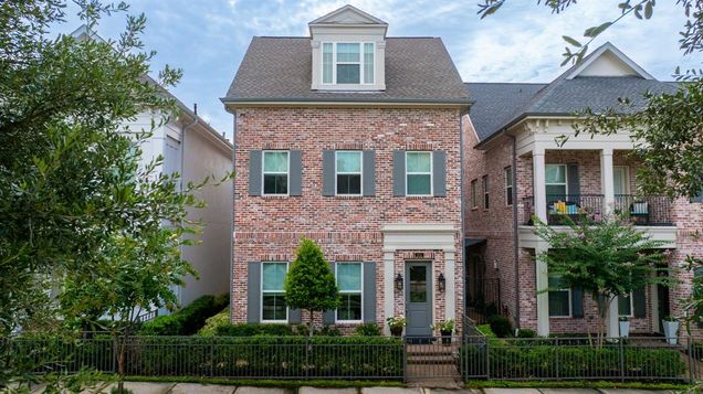 251 Green Boulevard