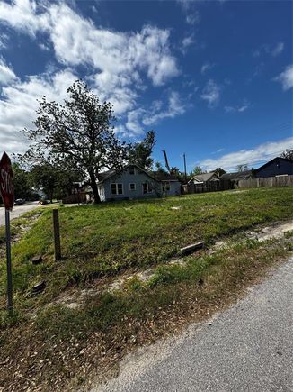 607 Melwood Street Houston, TX Plot of land Active - Photo 1 of 4. Opens carousel modal