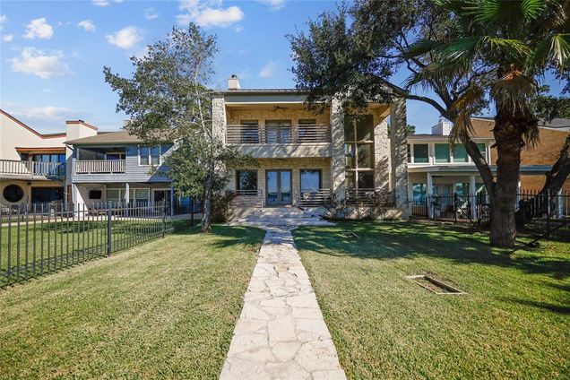 11119 Twain Drive
