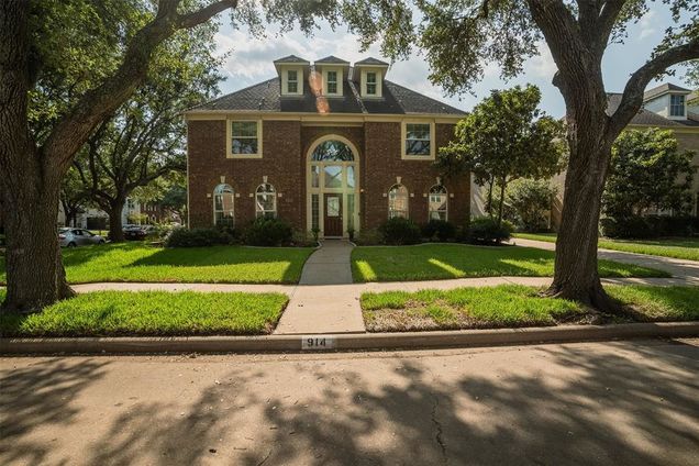 914 Venice Street Sugar Land, TX House Sold - Photo 1 of 1. Opens carousel modal