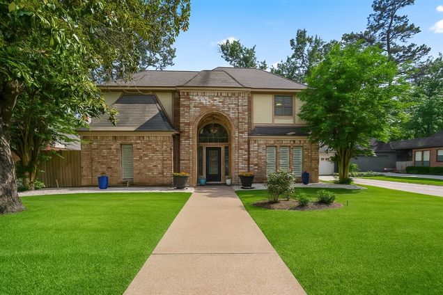 407 Champion Lake Drive